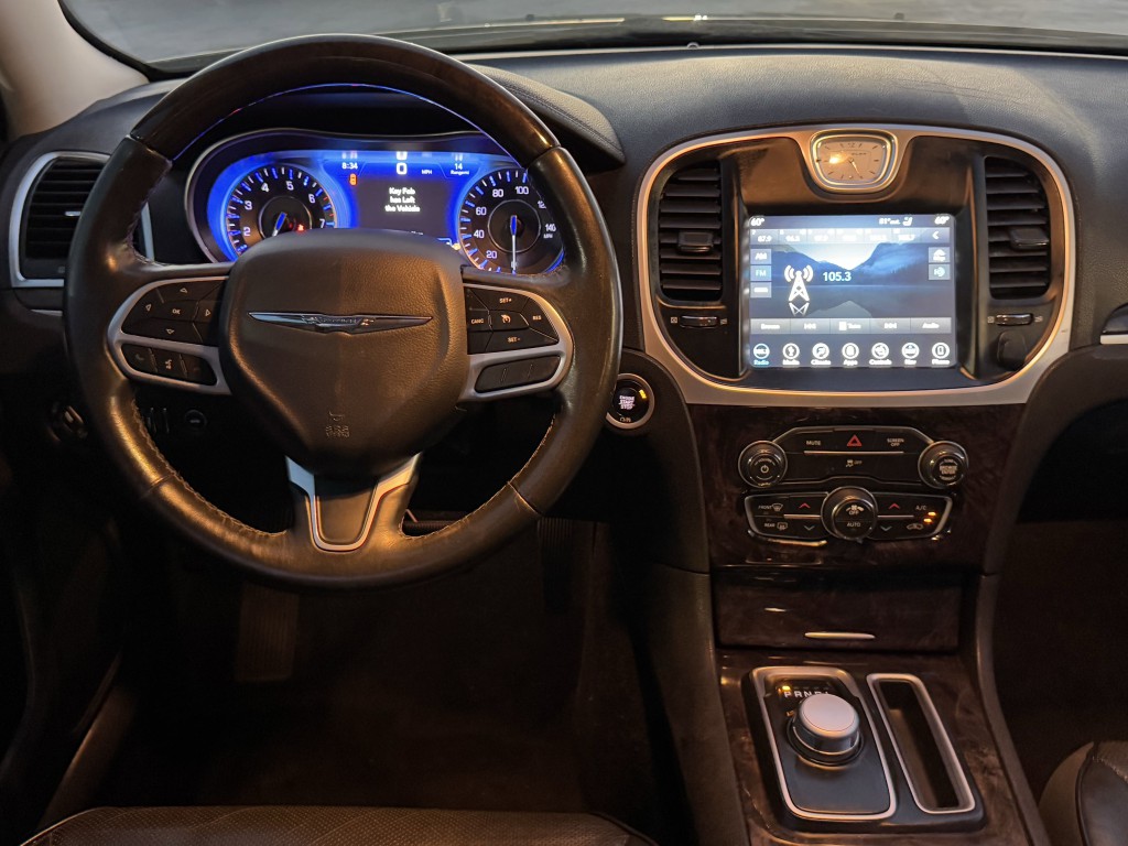 2019 Chrysler 300 Image 14