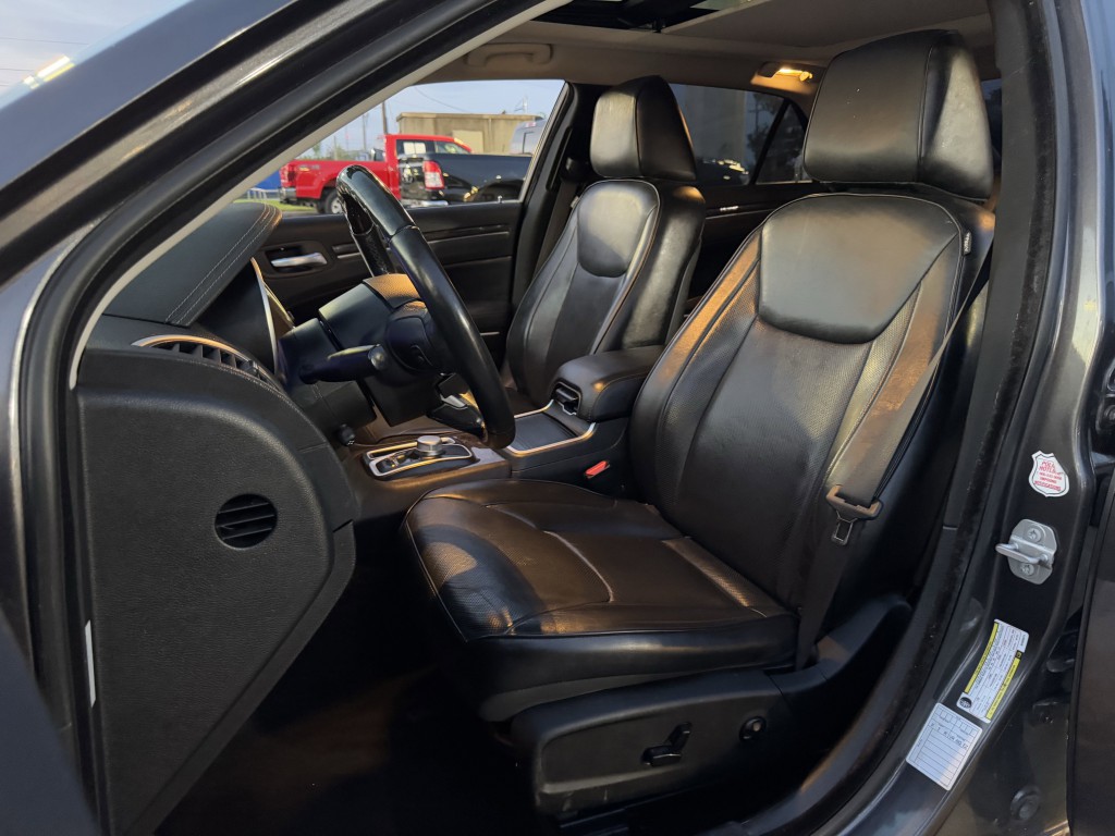 2019 Chrysler 300 Image 24