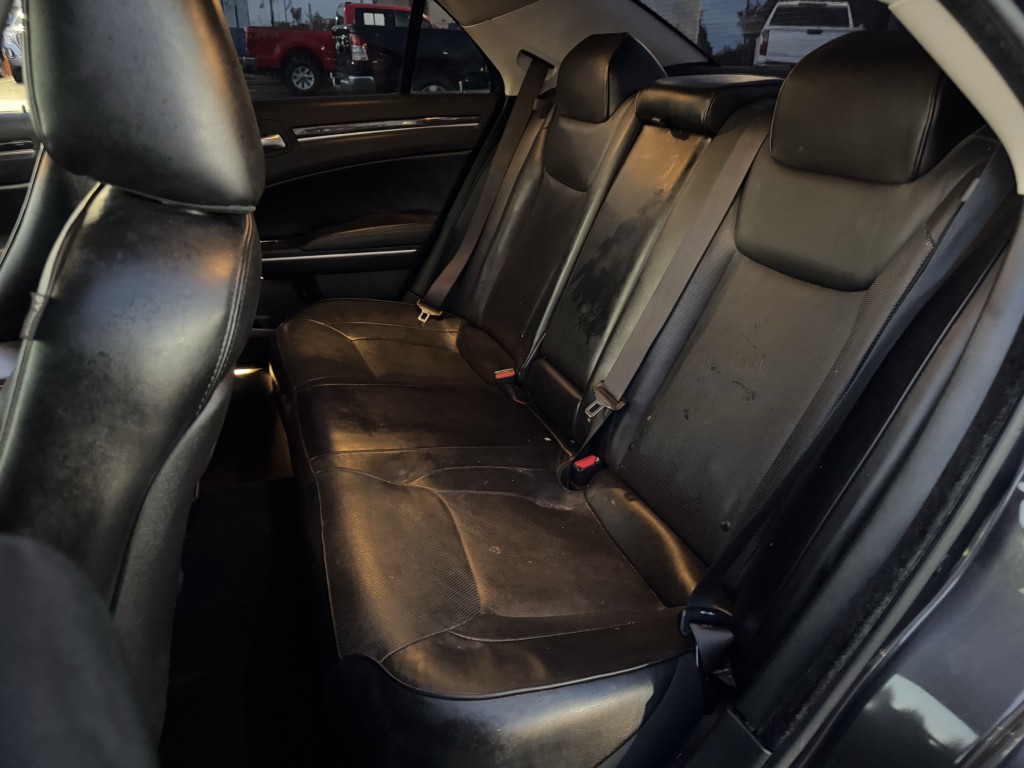 2019 Chrysler 300 Image 27