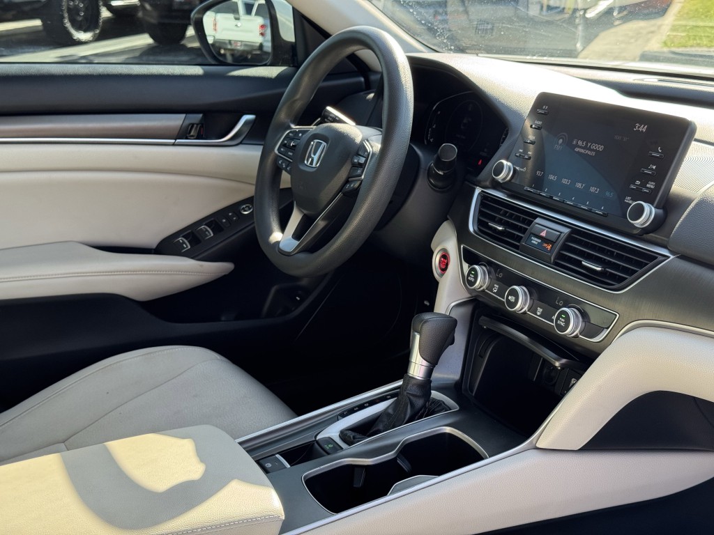 2018 Honda Accord Image 13