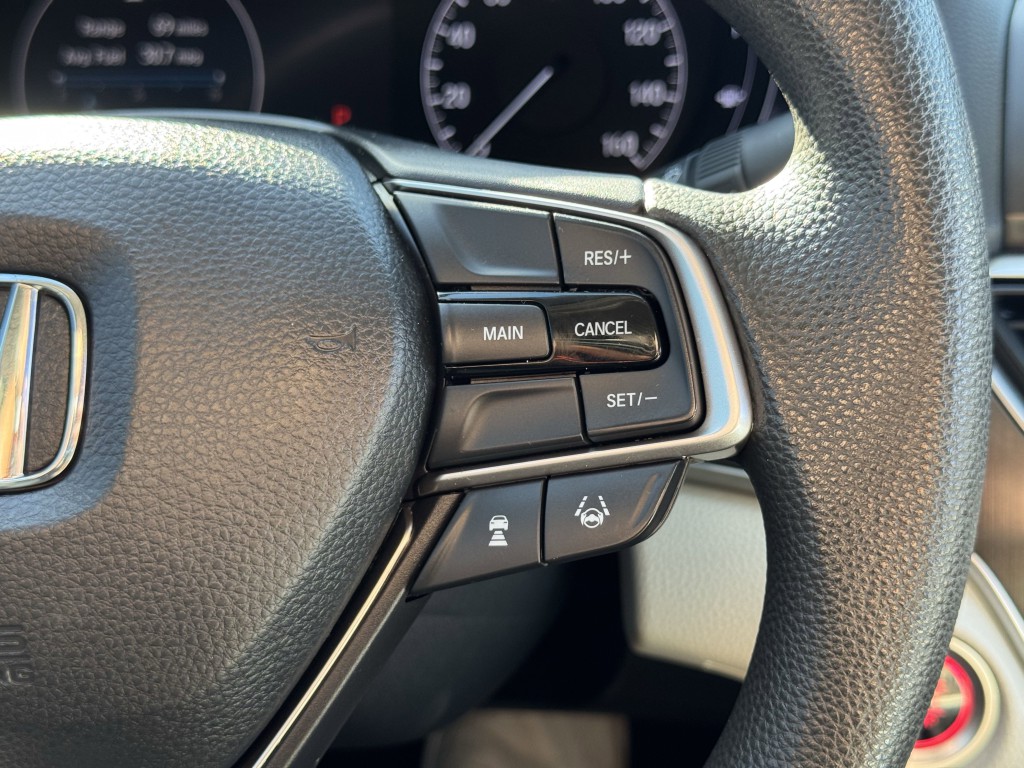 2018 Honda Accord Image 17