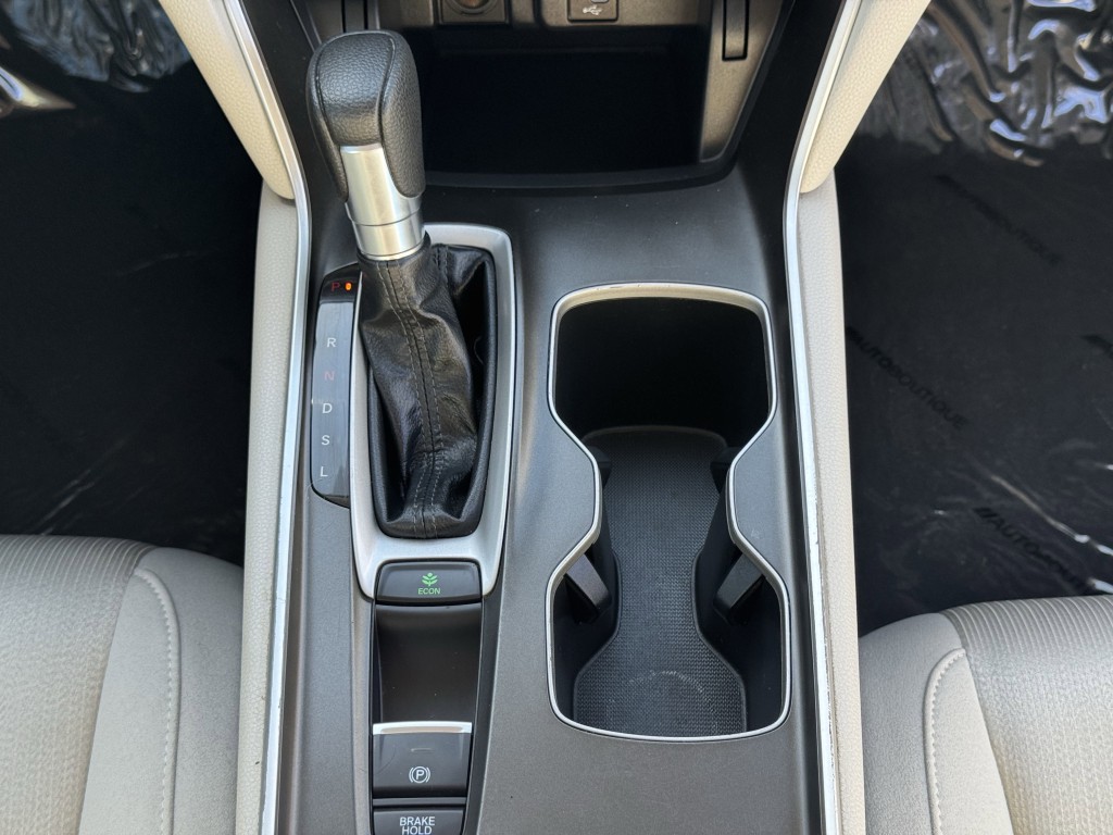 2018 Honda Accord Image 21