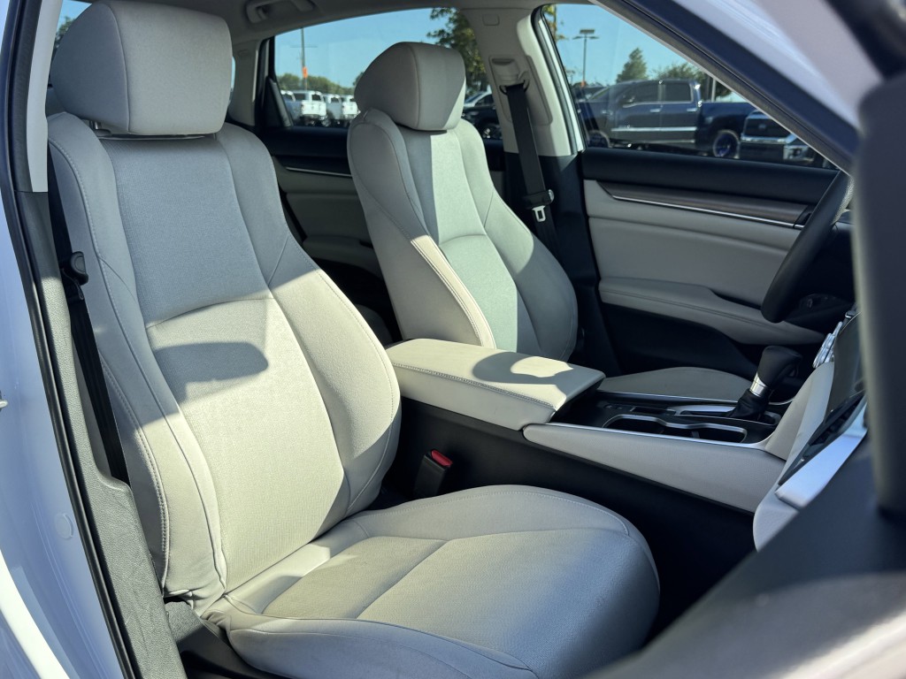 2018 Honda Accord Image 24