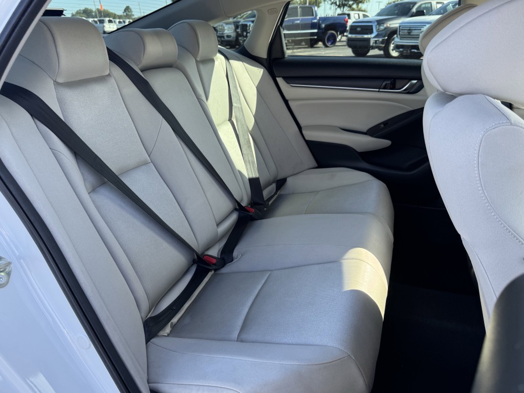 2018 Honda Accord Image 25