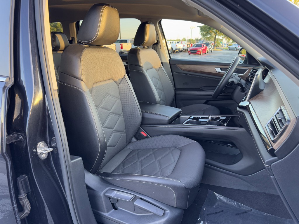 2024 Volkswagen Atlas Image 25