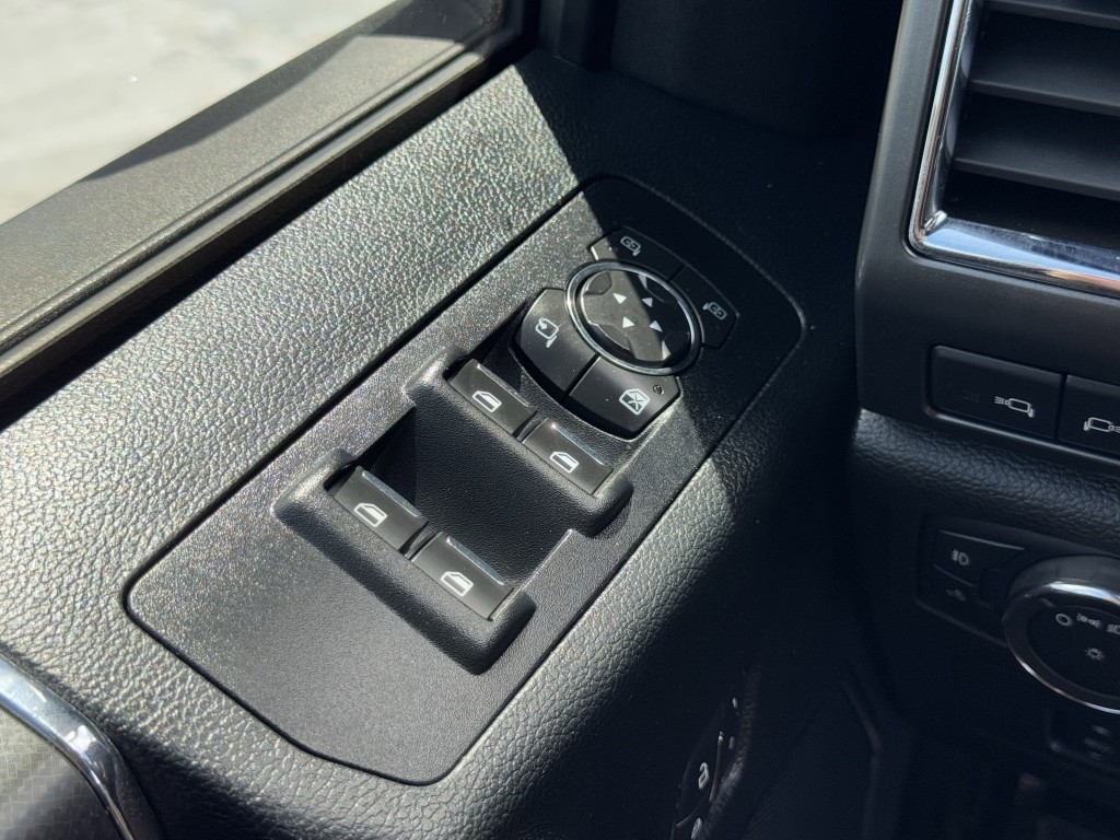 2017 Ford F-150 Image 22