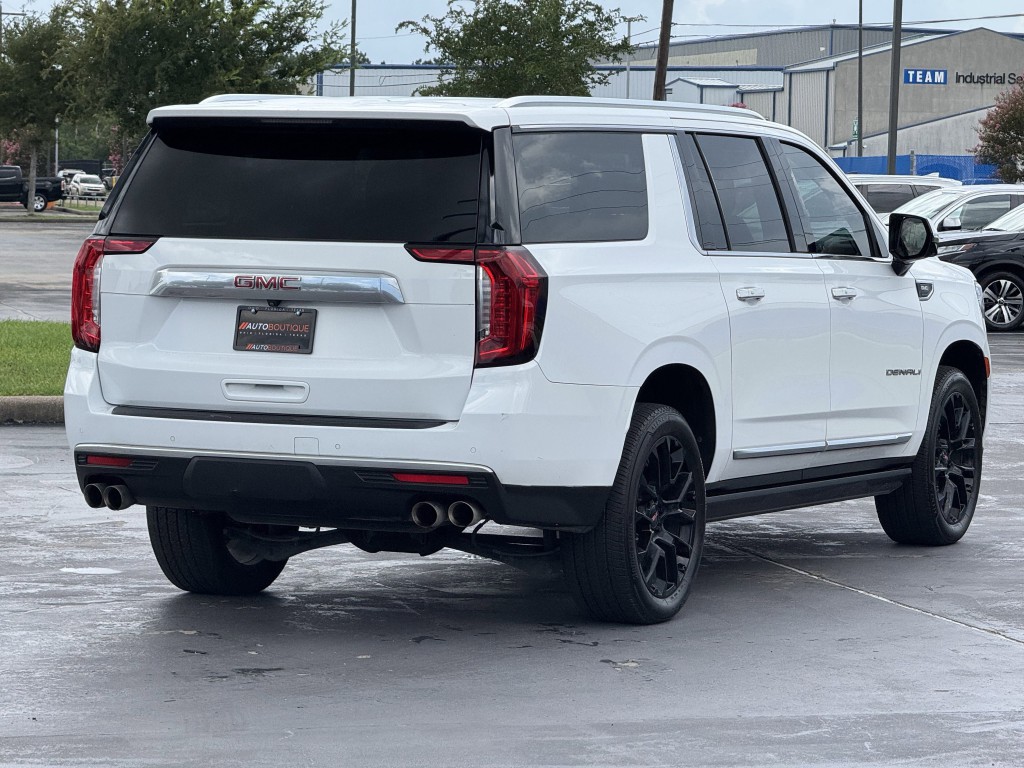 2022 GMC Yukon Image 8