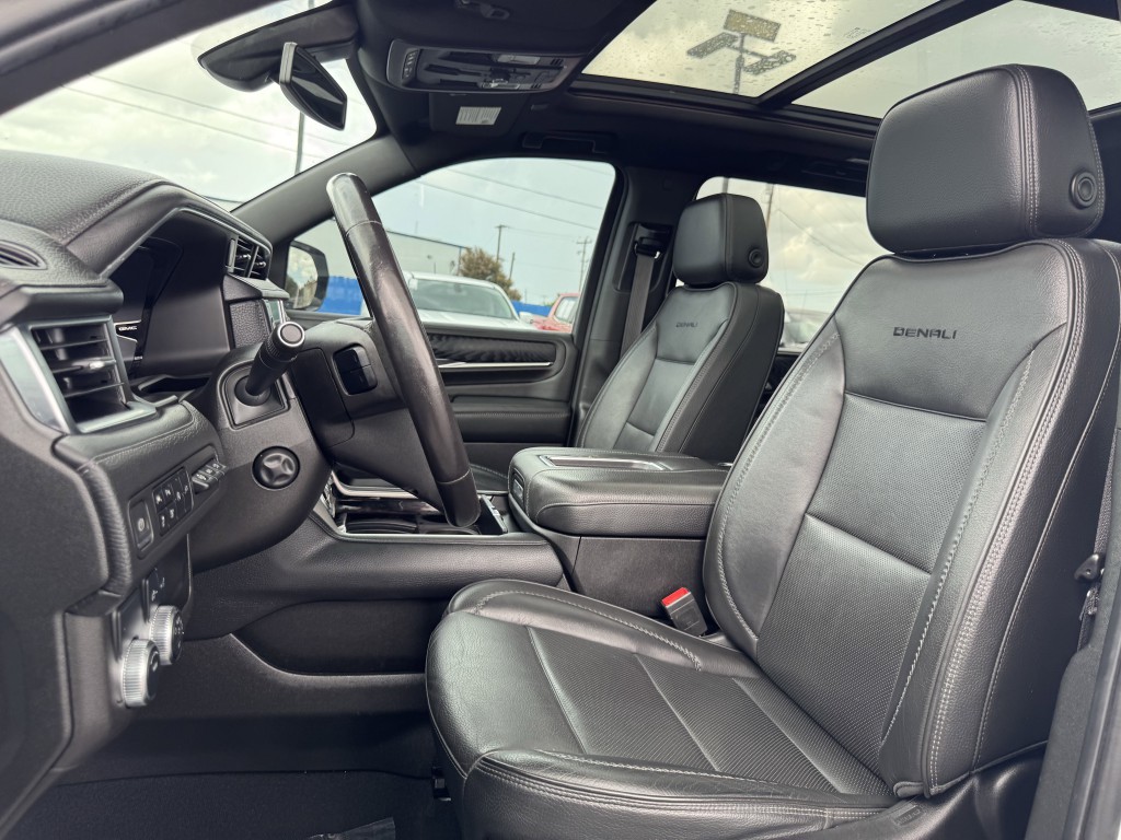 2022 GMC Yukon Image 25