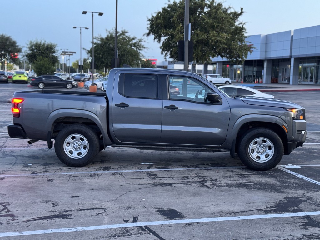2022 Nissan Frontier Image 10
