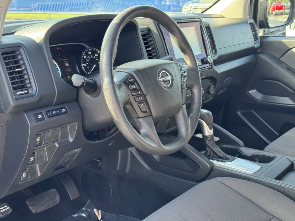 2022 Nissan Frontier Image 12