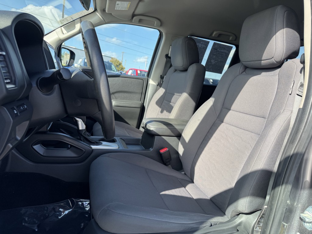2022 Nissan Frontier Image 24