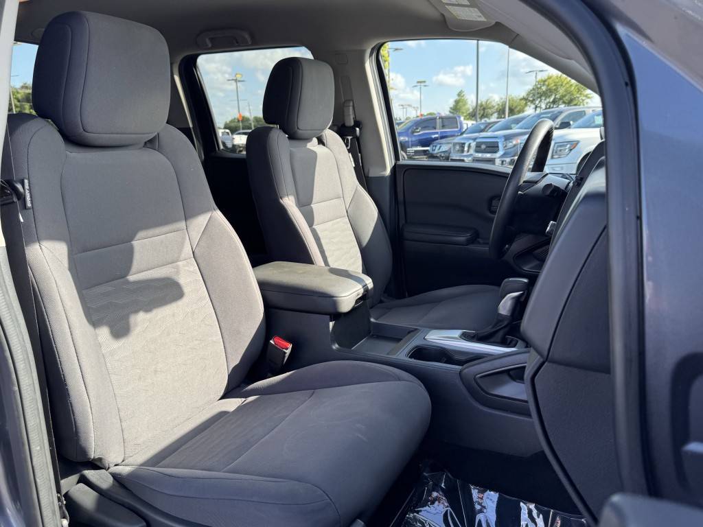 2022 Nissan Frontier Image 25