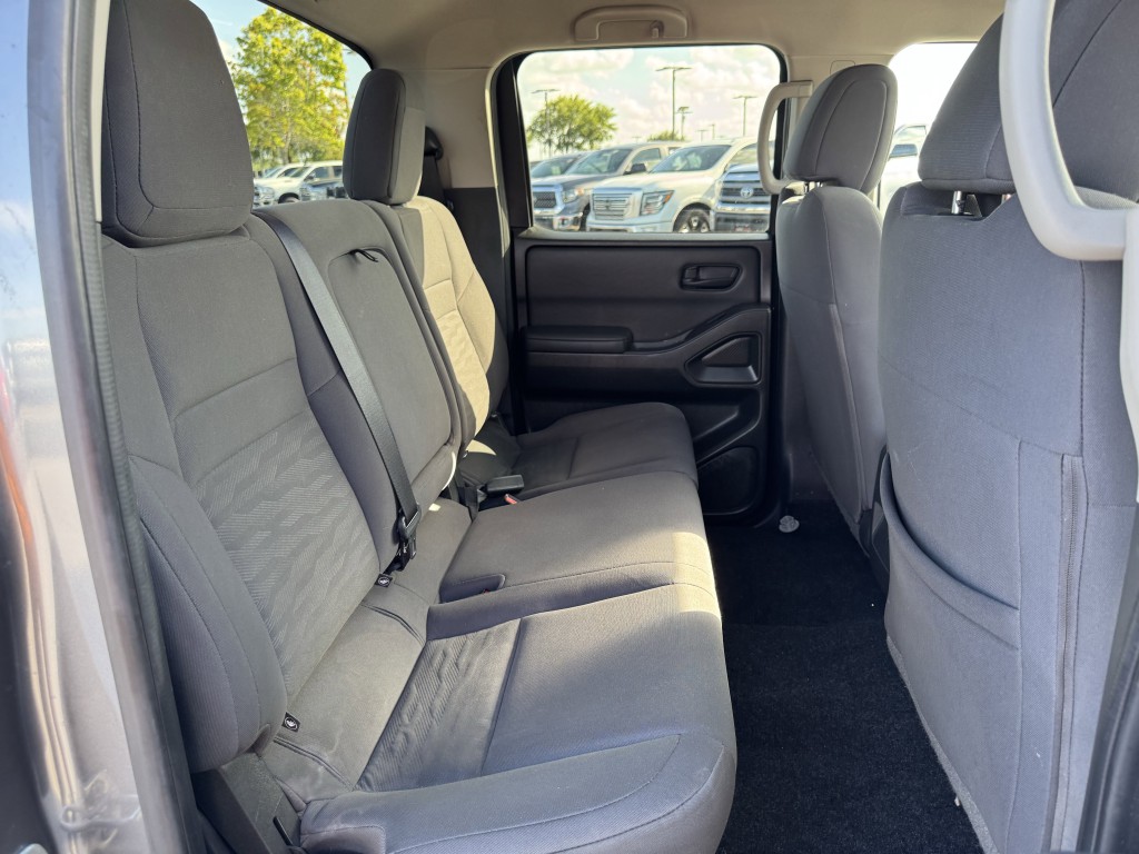 2022 Nissan Frontier Image 26