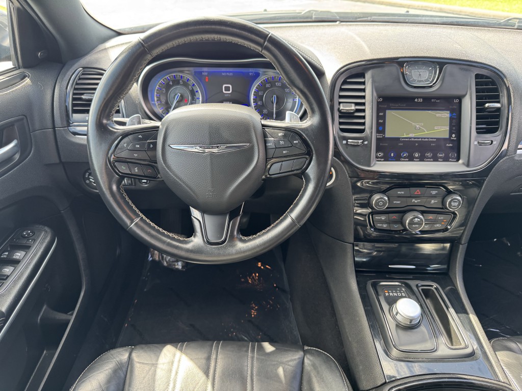 2022 Chrysler 300 Image 14