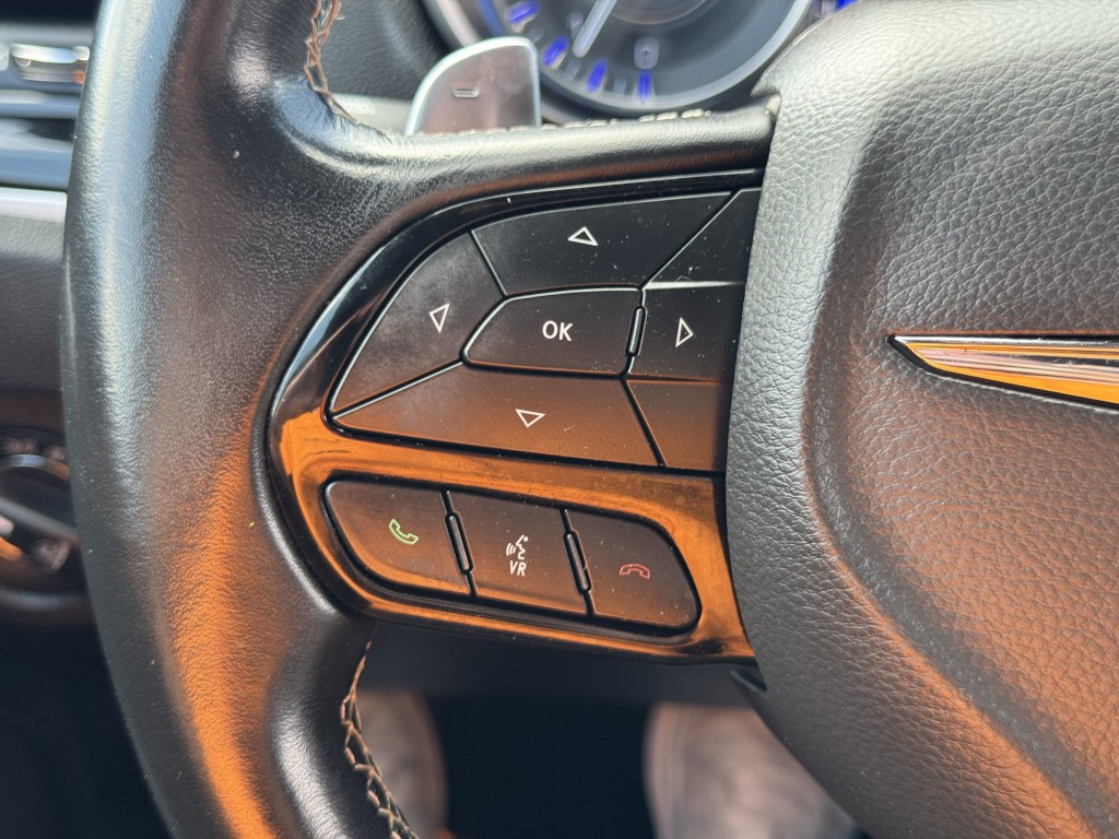 2022 Chrysler 300 Image 16