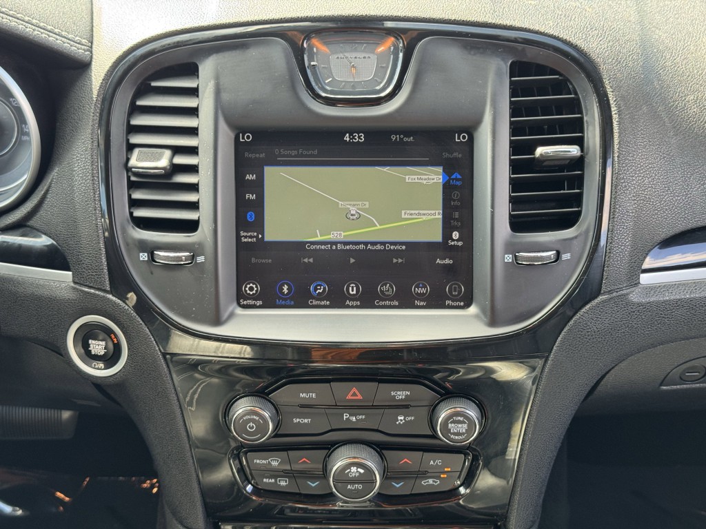 2022 Chrysler 300 Image 19
