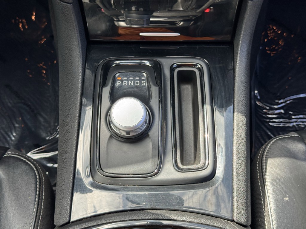 2022 Chrysler 300 Image 22