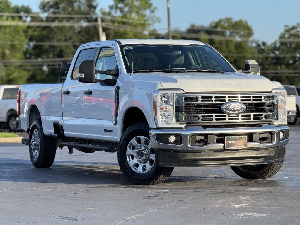 2023 Ford F-350 Image 3
