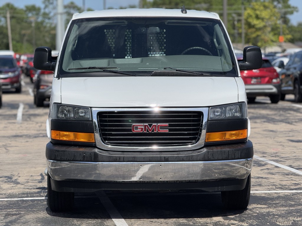 2023 GMC Savana Image 5