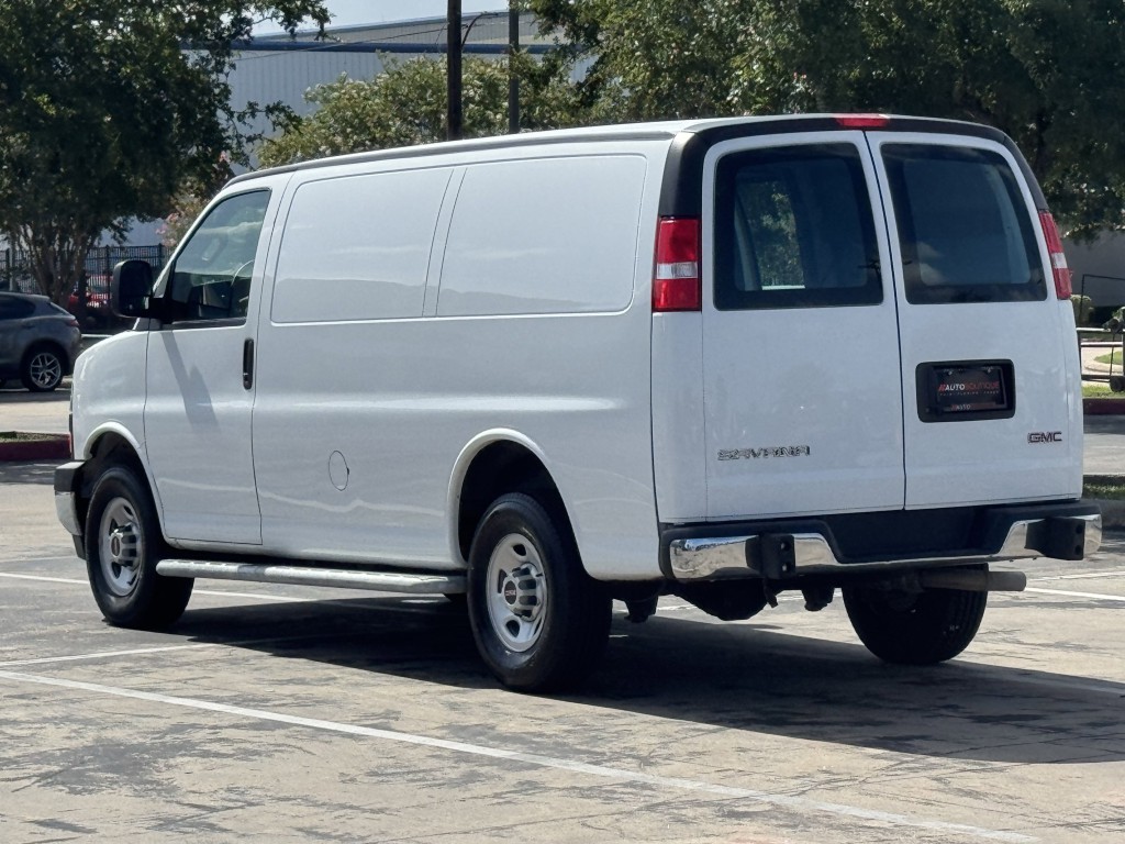 2023 GMC Savana Image 7