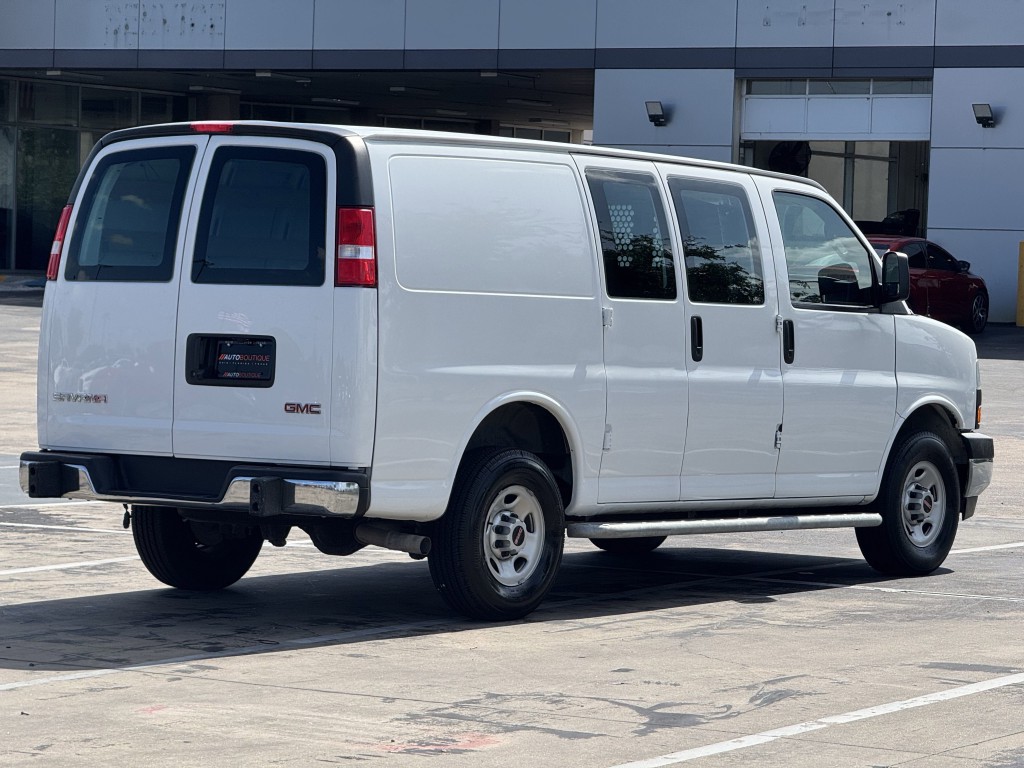 2023 GMC Savana Image 8