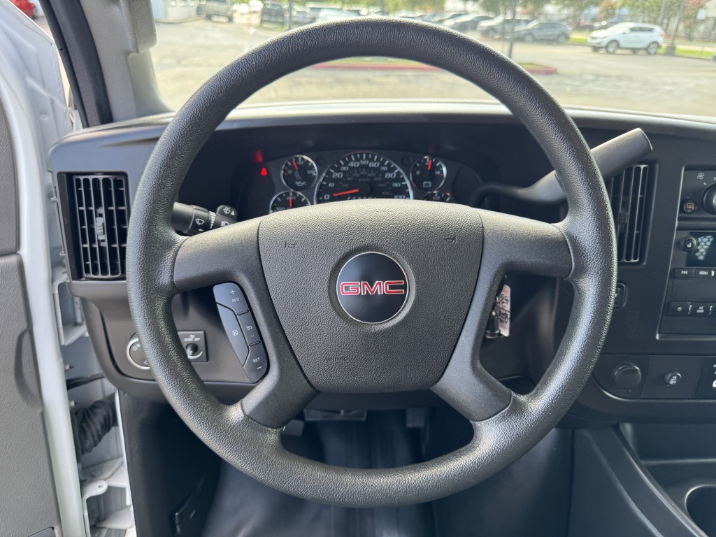 2023 GMC Savana Image 13
