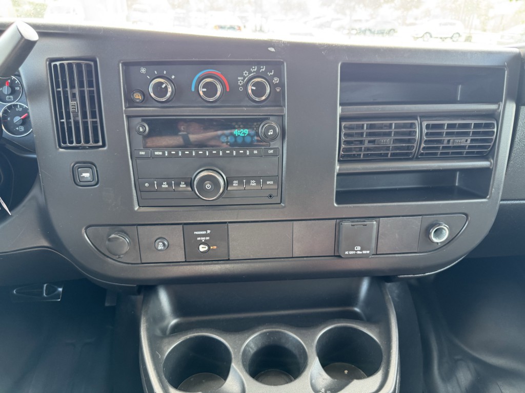2023 GMC Savana Image 16
