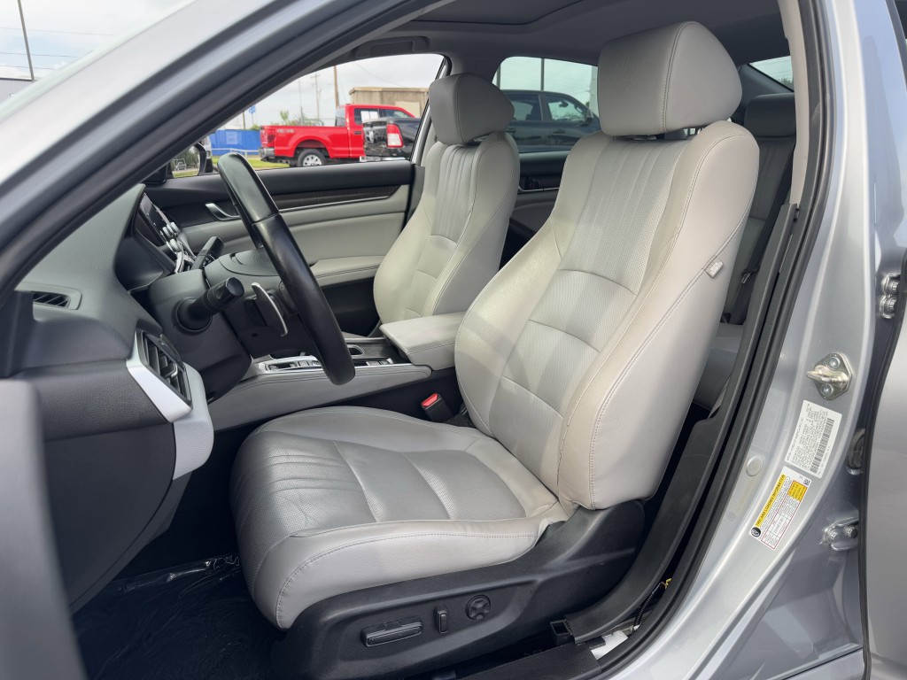 2018 Honda Accord Image 24