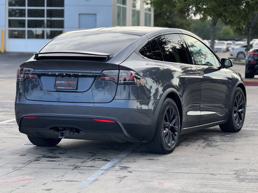 2023 Tesla Model X Image 8