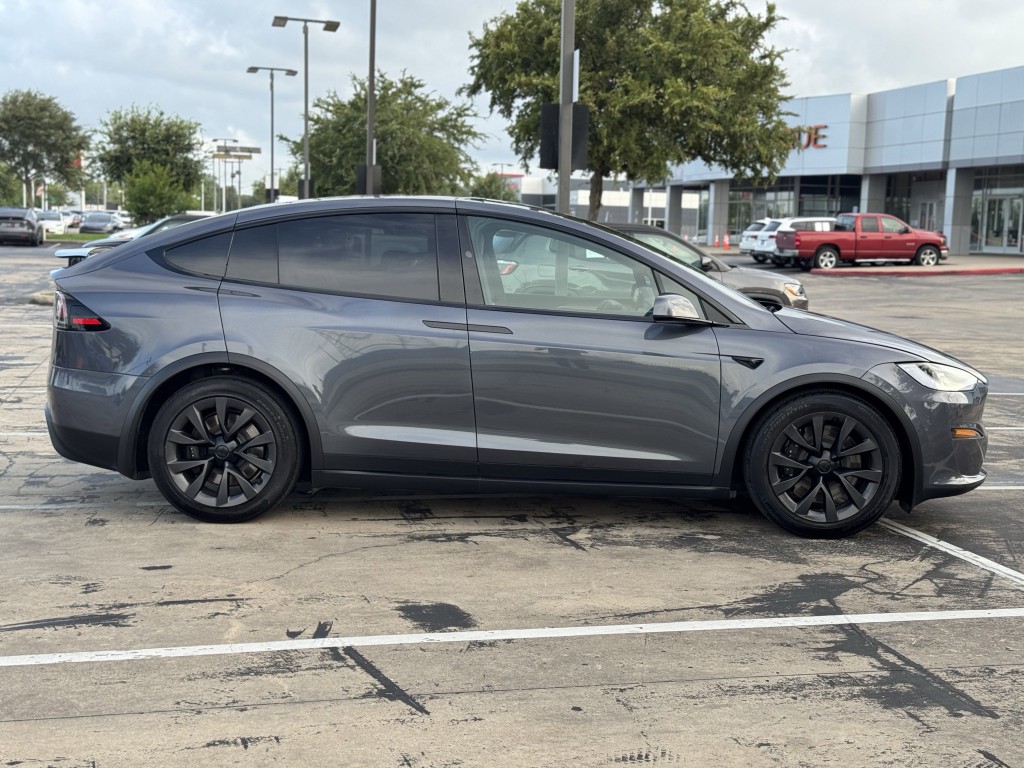 2023 Tesla Model X Image 10