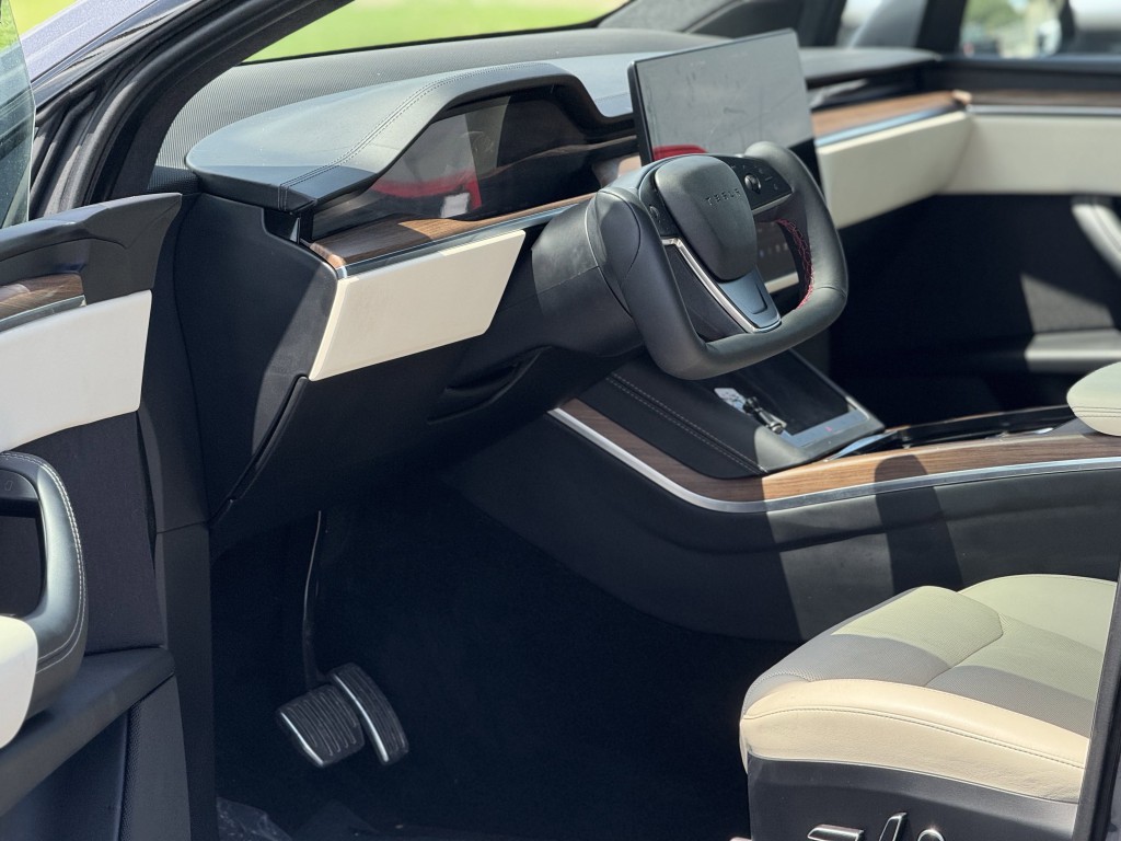 2023 Tesla Model X Image 12