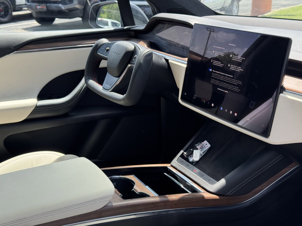 2023 Tesla Model X Image 13