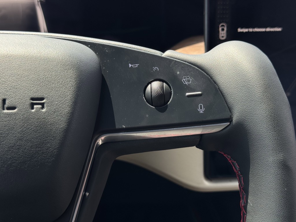 2023 Tesla Model X Image 17