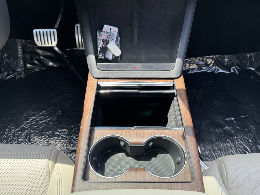 2023 Tesla Model X Image 22