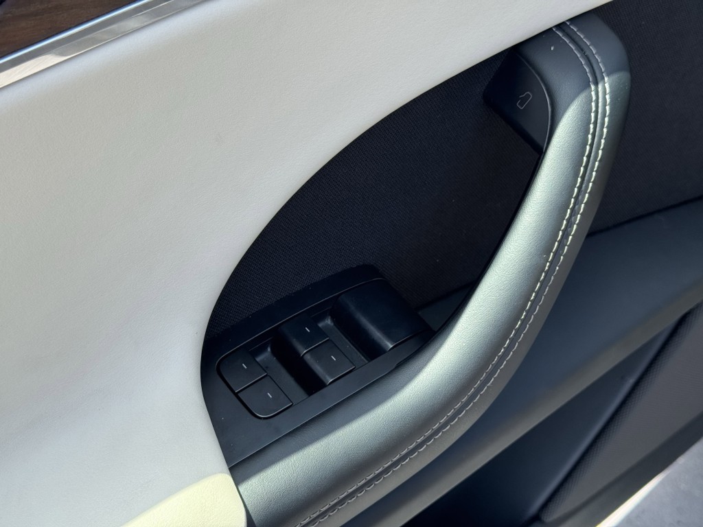 2023 Tesla Model X Image 23