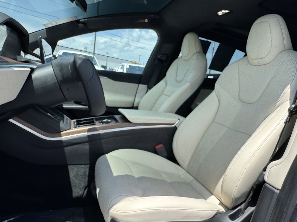 2023 Tesla Model X Image 24