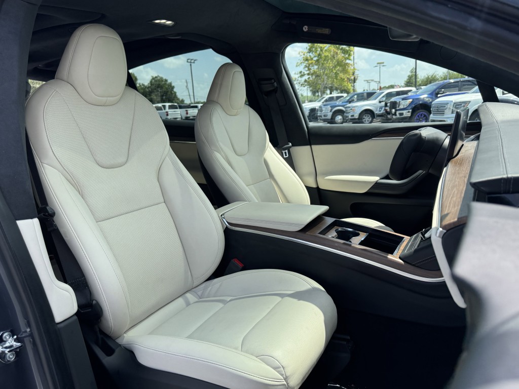 2023 Tesla Model X Image 25
