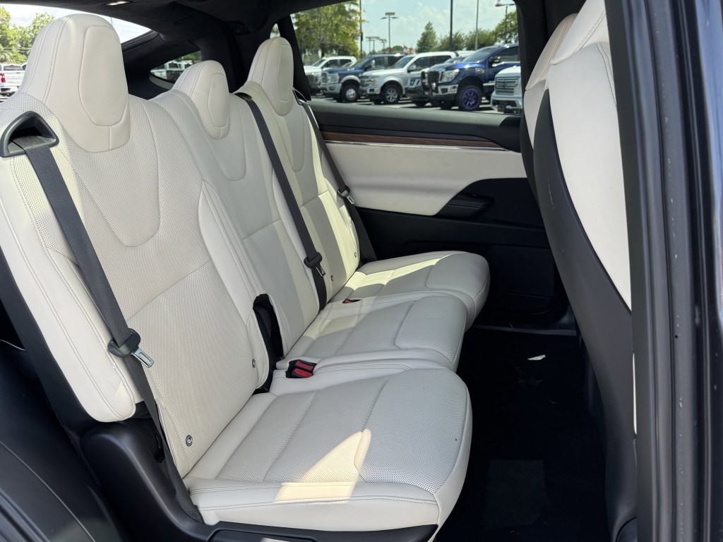 2023 Tesla Model X Image 26