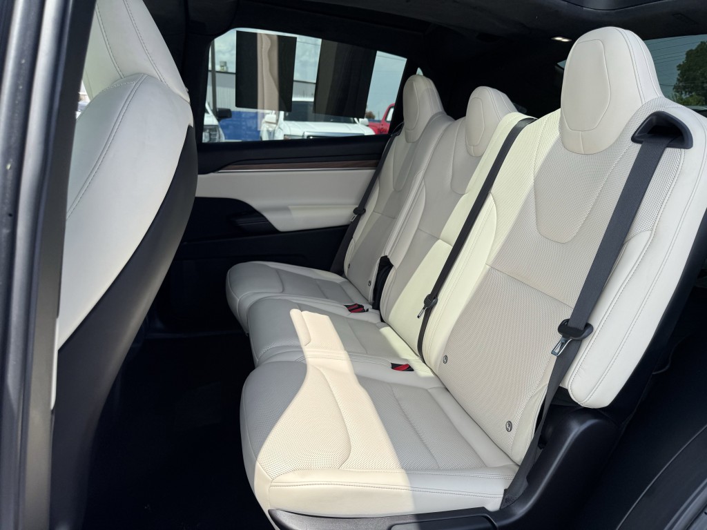 2023 Tesla Model X Image 27