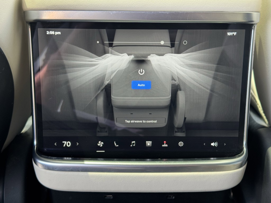 2023 Tesla Model X Image 28