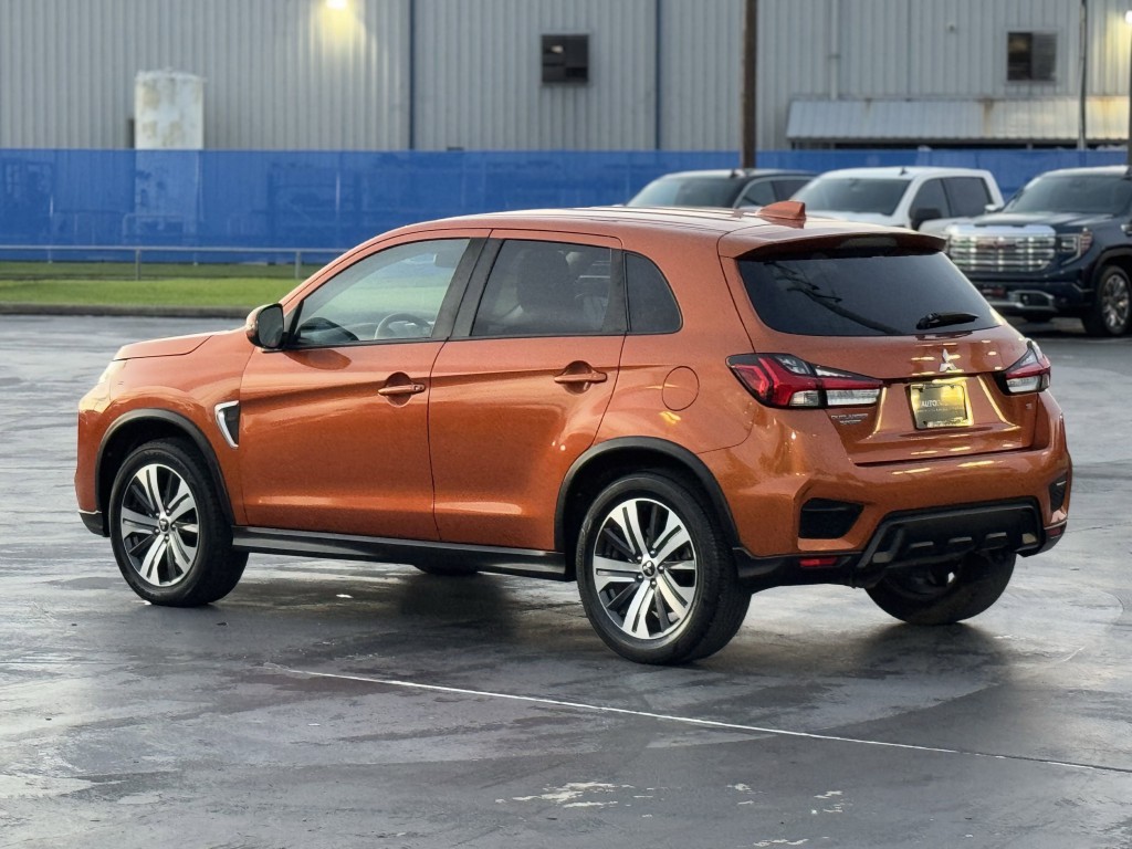 2020 Mitsubishi Outlander Image 9