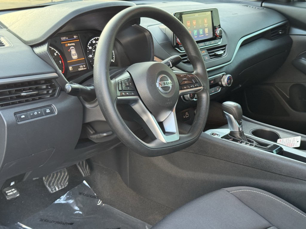 2022 Nissan Altima Image 11