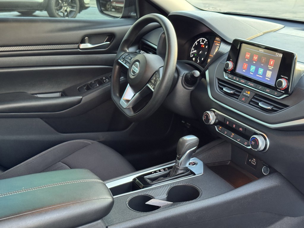 2022 Nissan Altima Image 12