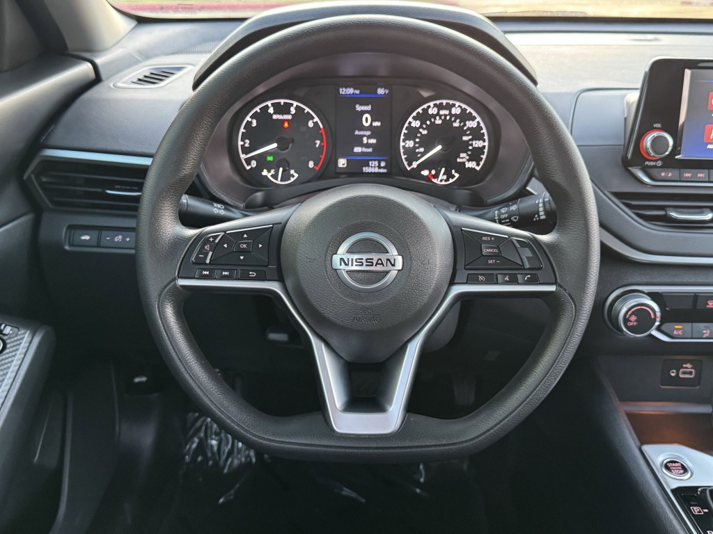 2022 Nissan Altima Image 14