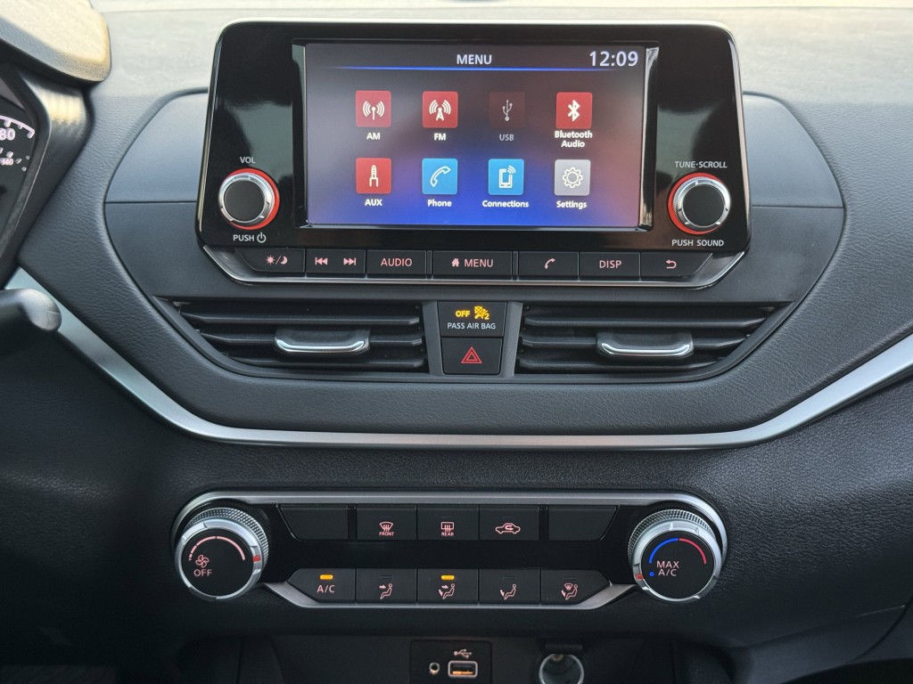 2022 Nissan Altima Image 18