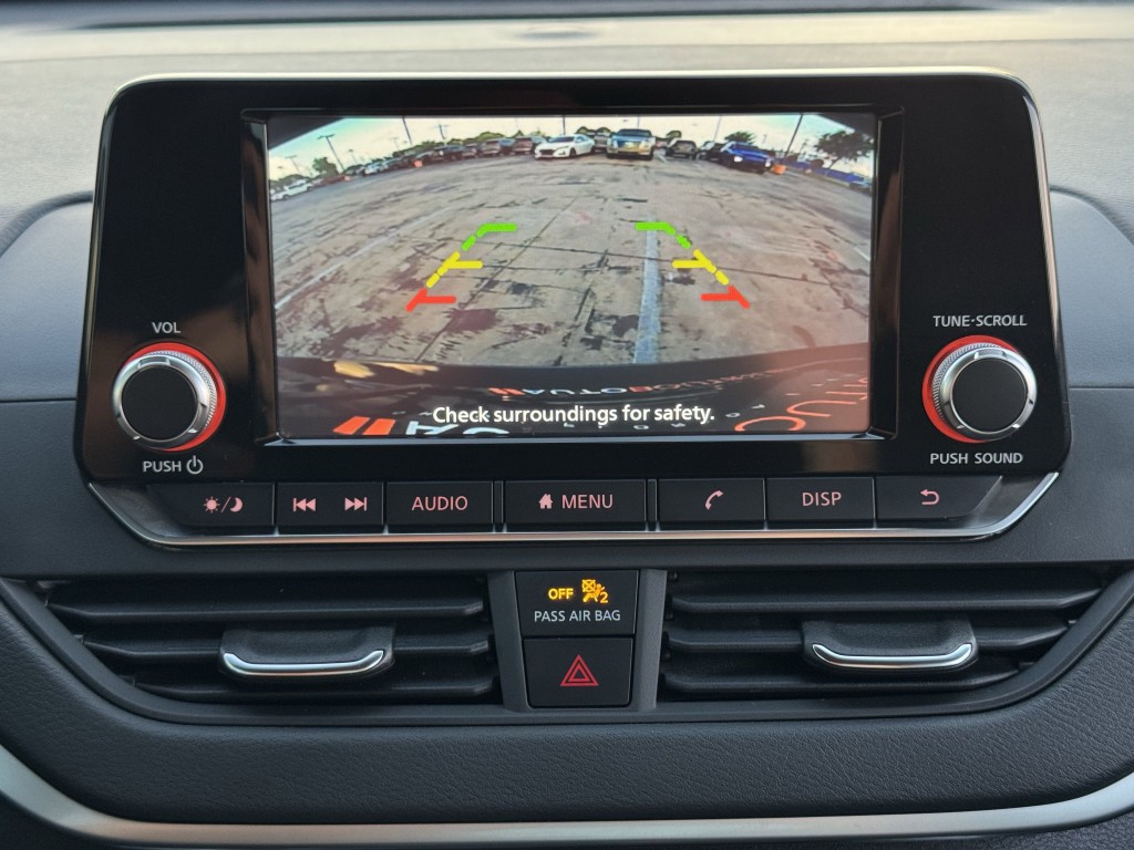 2022 Nissan Altima Image 19