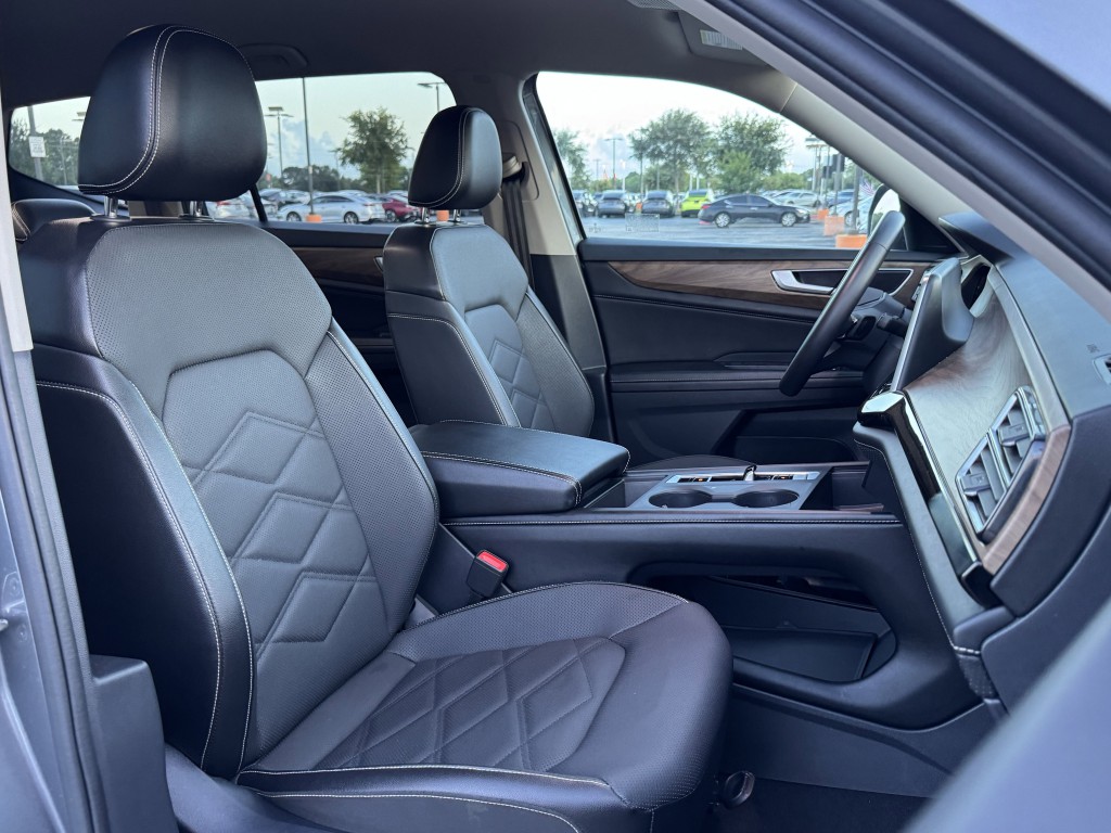 2024 Volkswagen Atlas Image 25