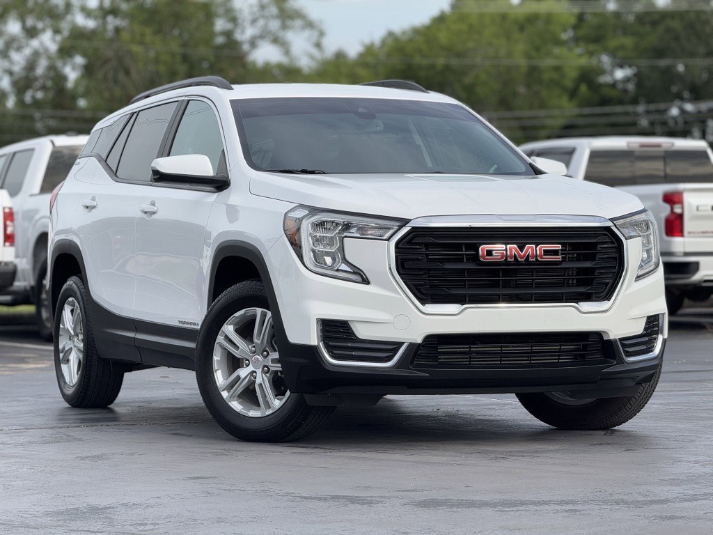 2023 GMC Terrain Image 3