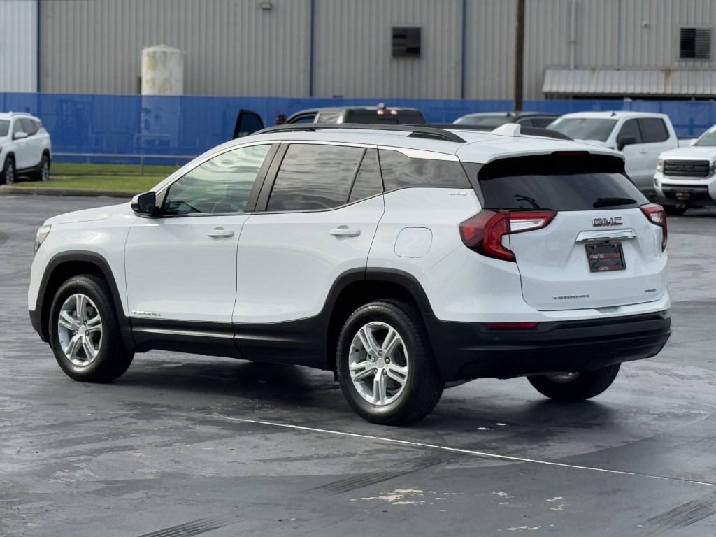 2023 GMC Terrain Image 9