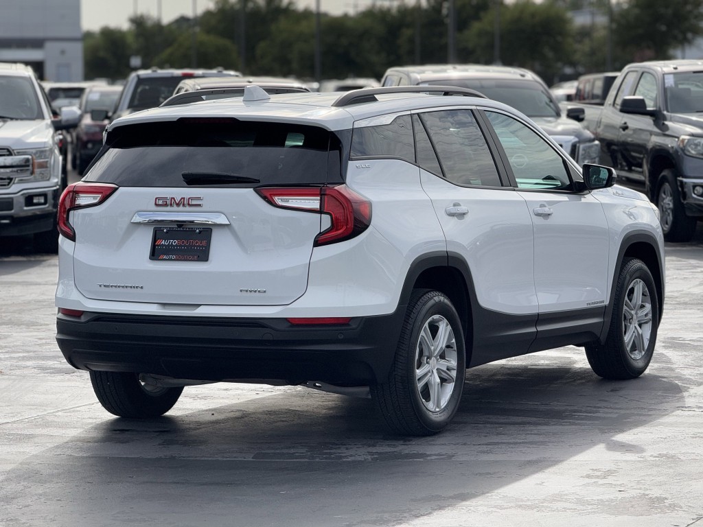 2023 GMC Terrain Image 10
